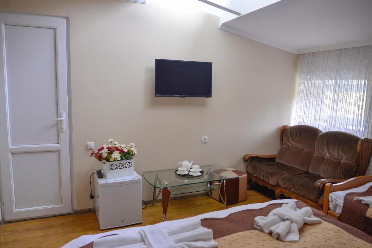 Hotel Victoria Боржомі Екстер'єр фото