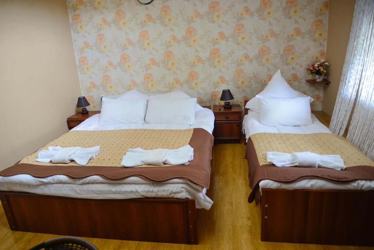Hotel Victoria Боржомі Екстер'єр фото